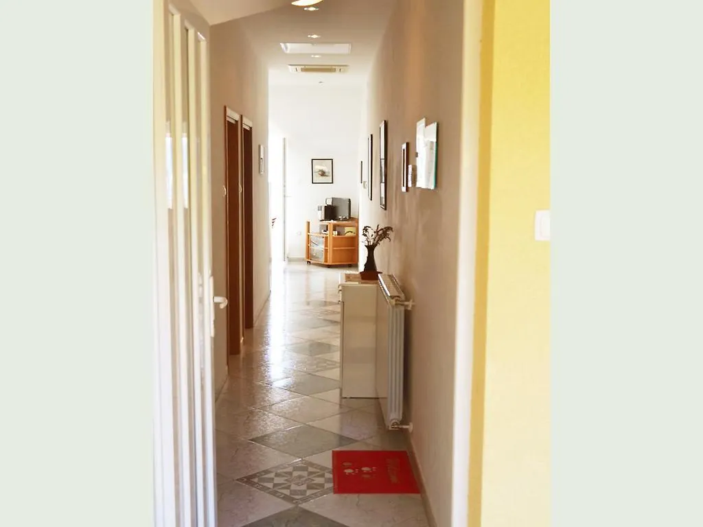 Apartments Villa Novi 노비비노돌스키 0*,